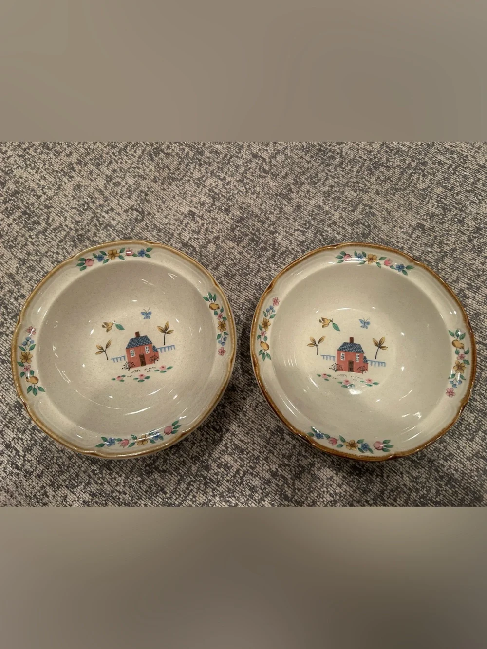 Pair of vintage Heartland pattern bowls by International China